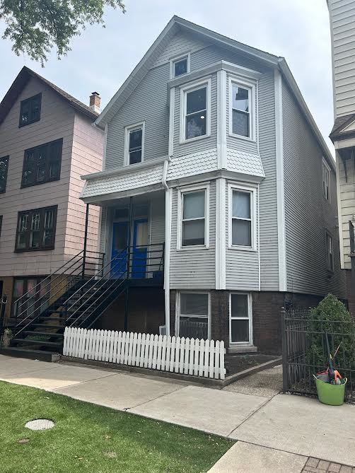 Building Photo - 2839 N Southport Ave