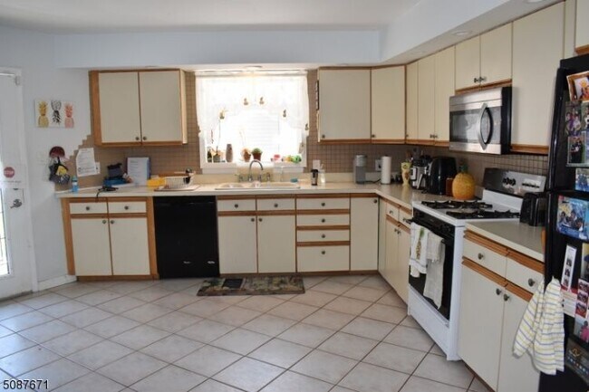 Foto del edificio - 391 Northfield Ave