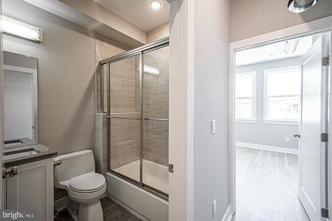 Building Photo - 1020 S 53rd St