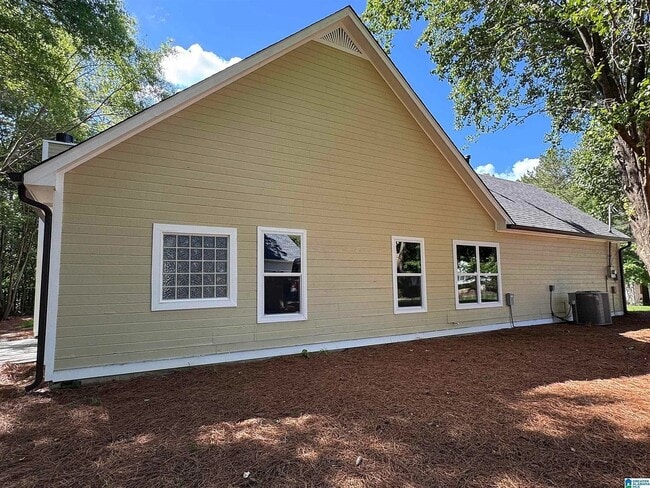 Building Photo - 301 Shelby Forest Dr