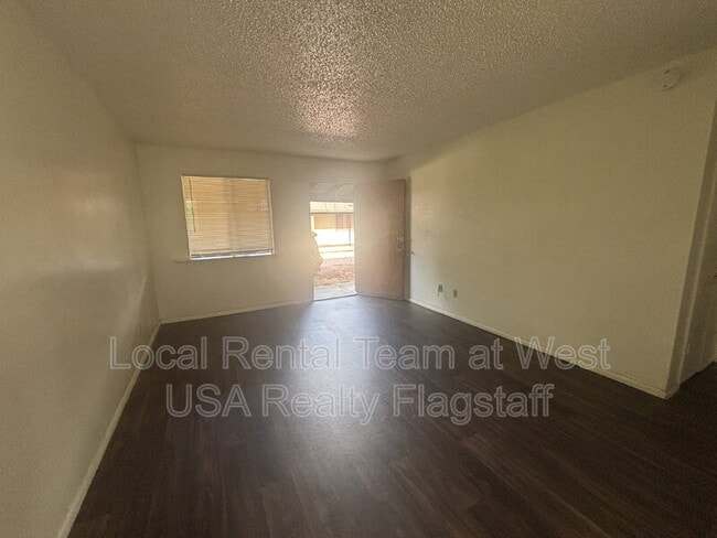 Photo - 2219 E Dortha Ave Apartment