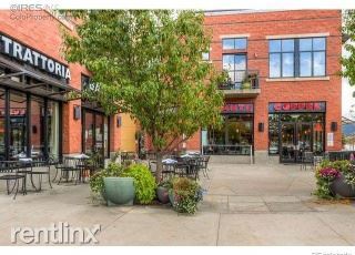 Foto del edificio - 4730 Holiday Dr