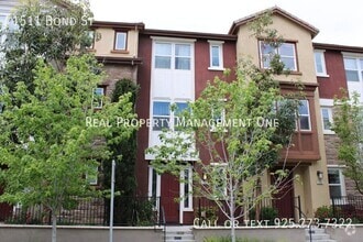Building Photo - 1511 Bond St