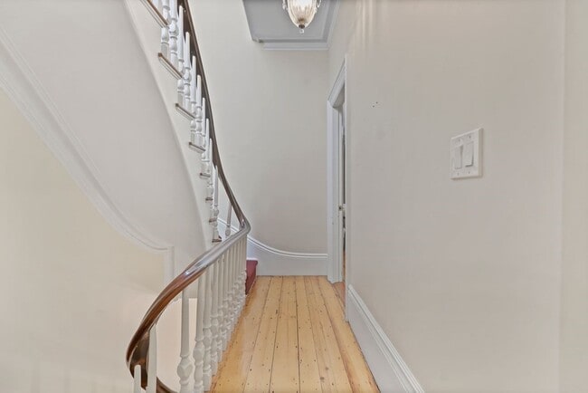 Building Photo - 12 Auburn St