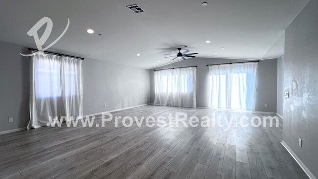 Building Photo - 4 Bed, 2 Bath Victorville Home w/Solar Inc...