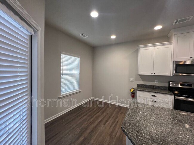 Foto del edificio - 734 Tarvin Cir