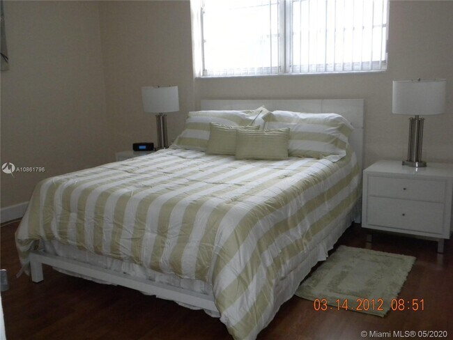 Building Photo - 3801 S Ocean Dr