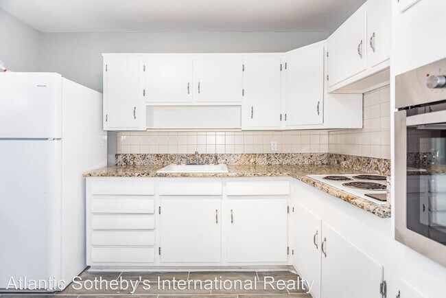 Building Photo - 3 br, 1 bath House - 607 McLean Street