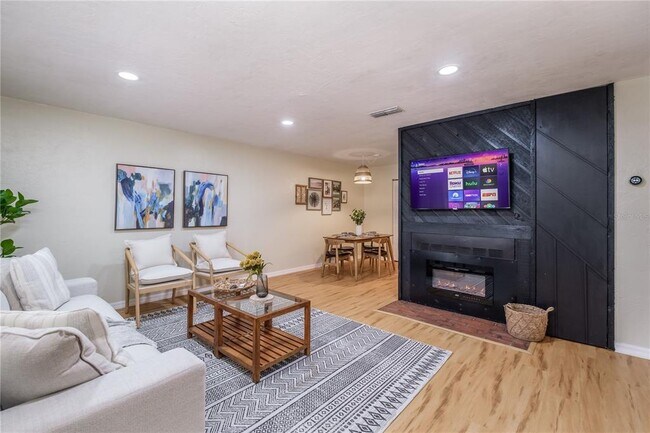 Building Photo - 4320 SW 74TH Ter