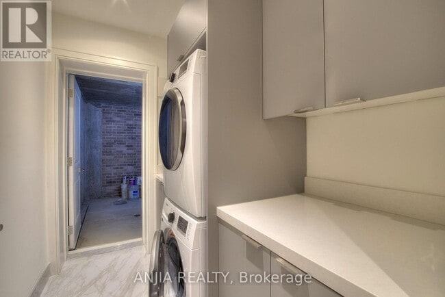 Photo du bâtiment - 23 Cresthaven Dr