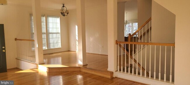 Building Photo - 43770 Maison Blanc Square