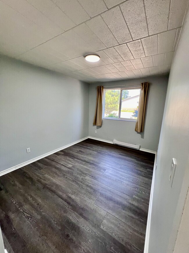 Building Photo - 471 Tecumseh Rd W