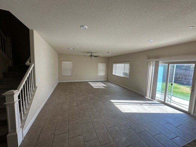 Building Photo - 3732 Bonifacio Way
