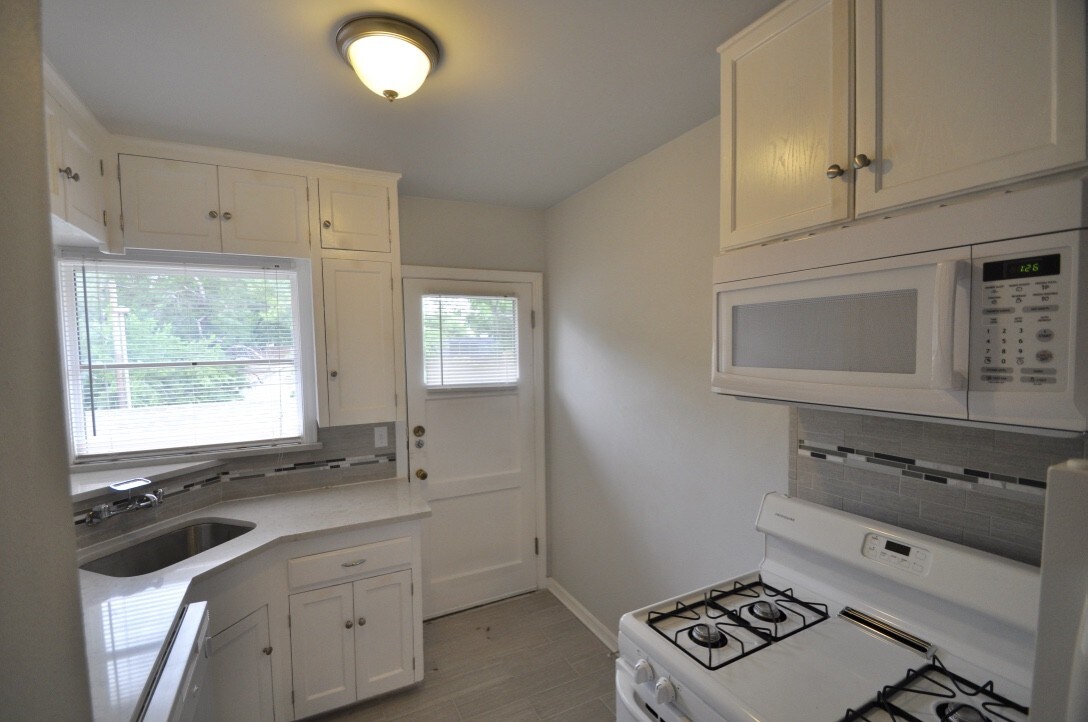 Devonshire 5411 Amherst Cir Dallas, TX Apartments for Rent in