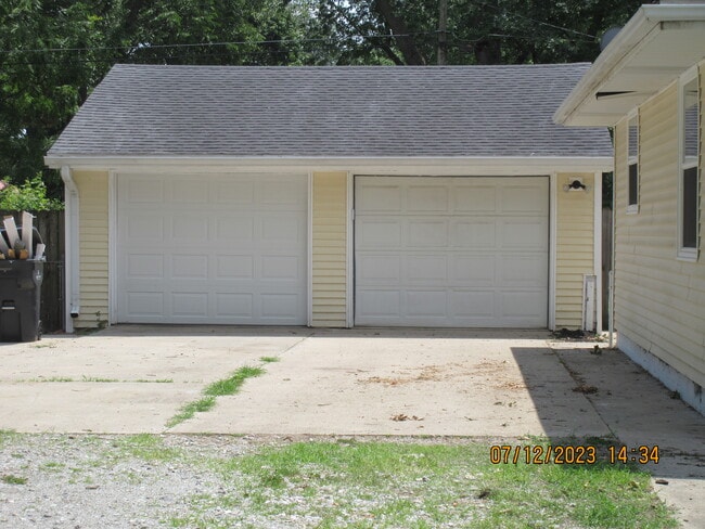 Building Photo - 2517 Fowler St