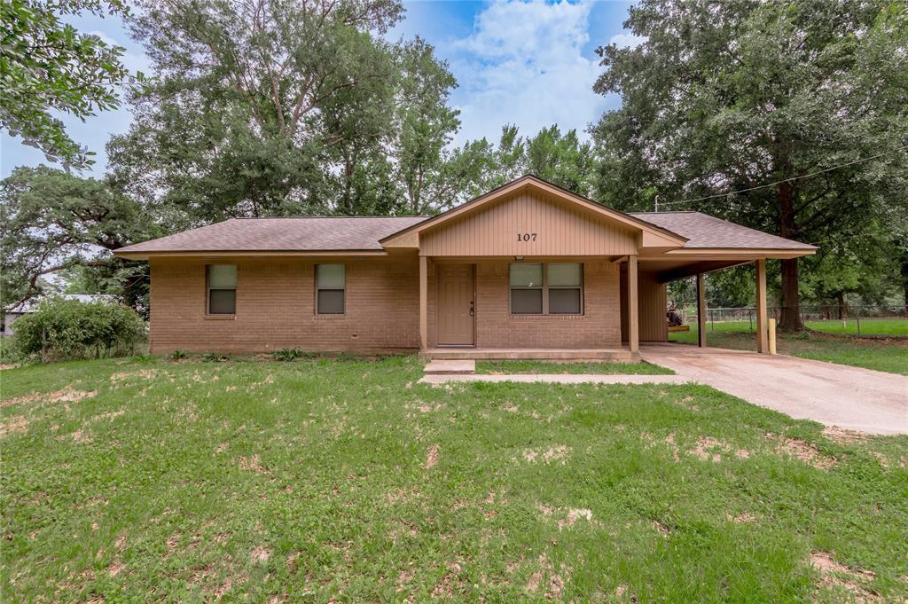 Primary Photo - 107 Town and Country Dr