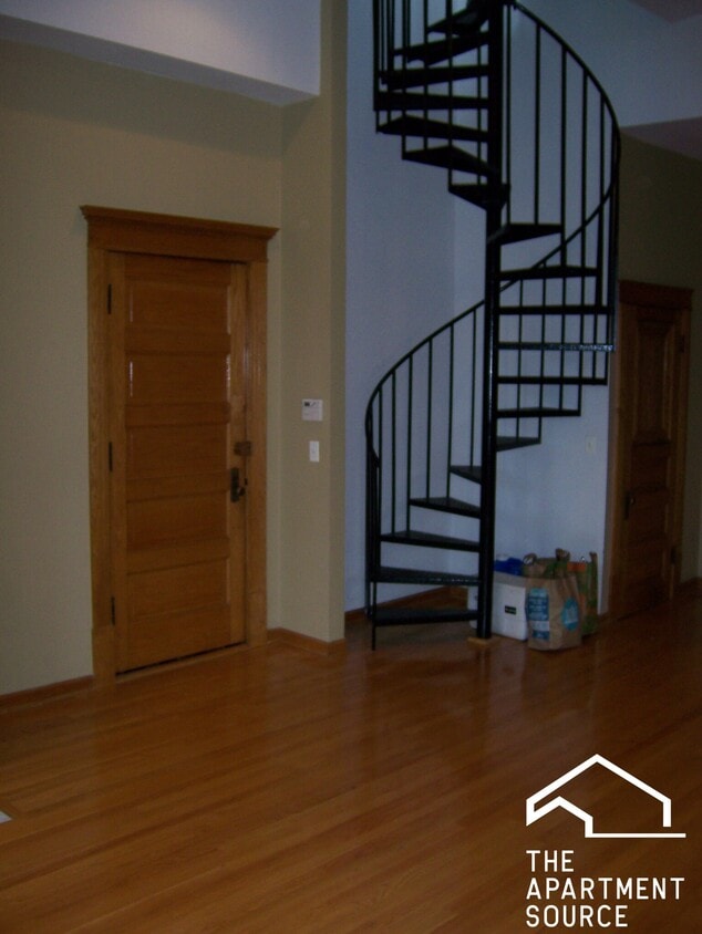 Building Photo - 2610 N Dayton St
