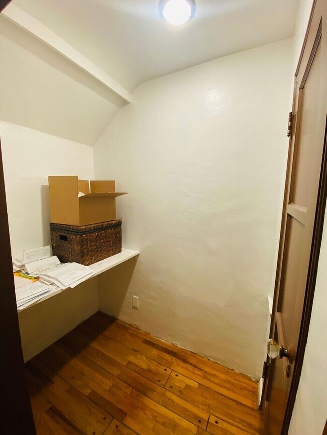 Building Photo - LARGE 1 bedroom in Carthay Circle