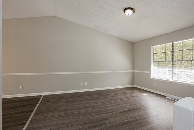 Foto del edificio - 1352 Buttercup Ct