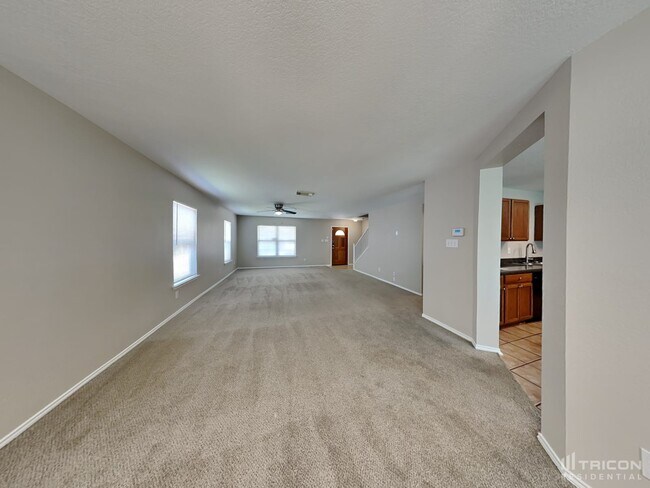 Building Photo - 7621 Forest Vale Live Oak TX