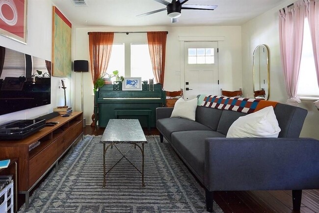 Building Photo - 4704 Bandera Rd