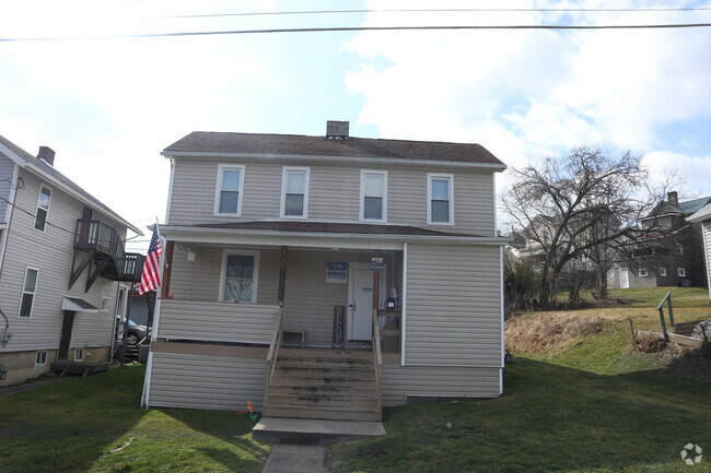 Building Photo - 825 6th St