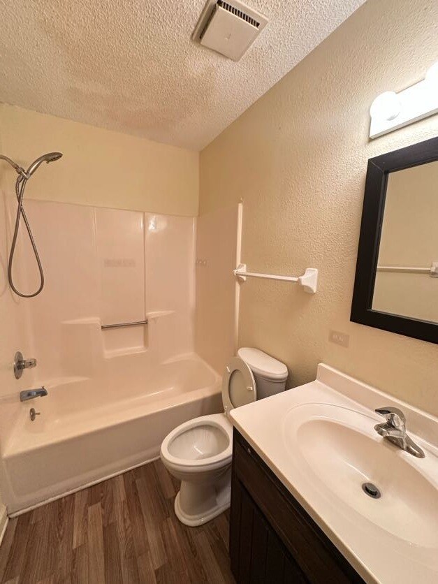 Foto del edificio - 3126 Tyndall Dr