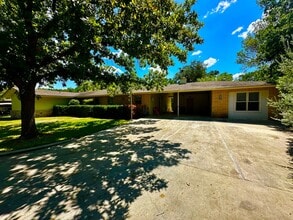 Building Photo - 129 Paradise Ave