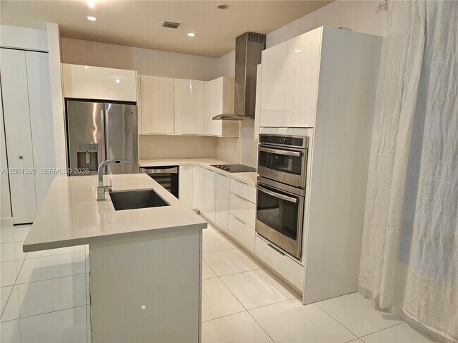 Foto del edificio - 10220 NW 63rd Terrace