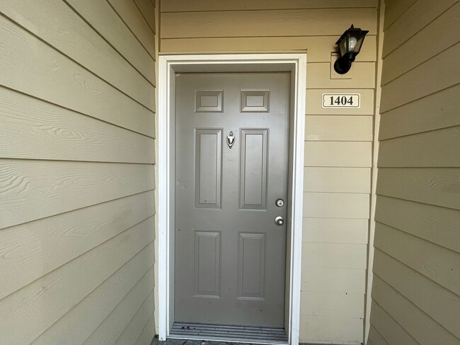 Building Photo - Fantastic Main Level Condo w/Garage, Patio...