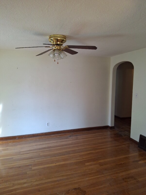 Foto del edificio - 140 Eastern Heights Blvd