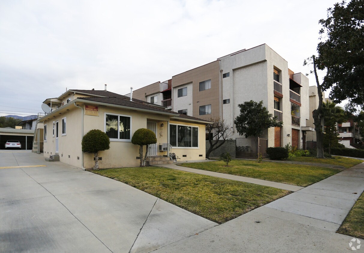 Primary Photo - 435 W Lomita Ave