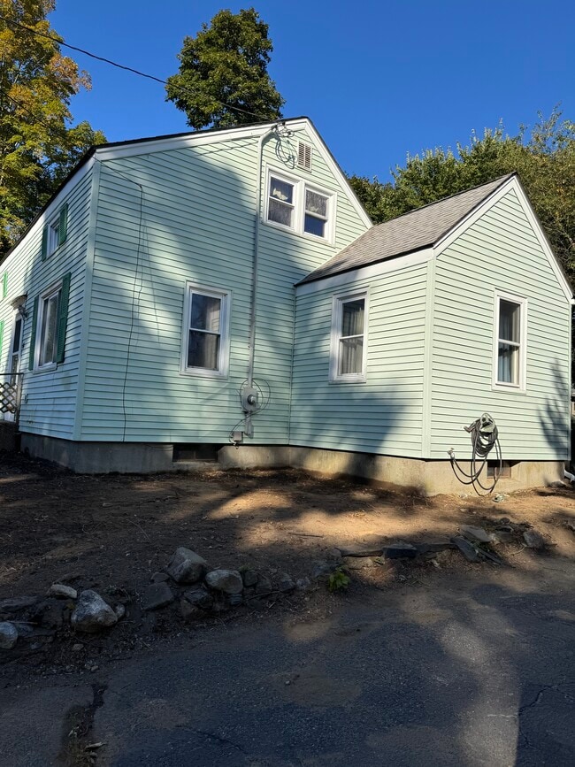 Building Photo - 4 Old Charter Rd
