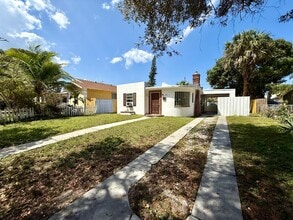 Building Photo - 631 33rd St