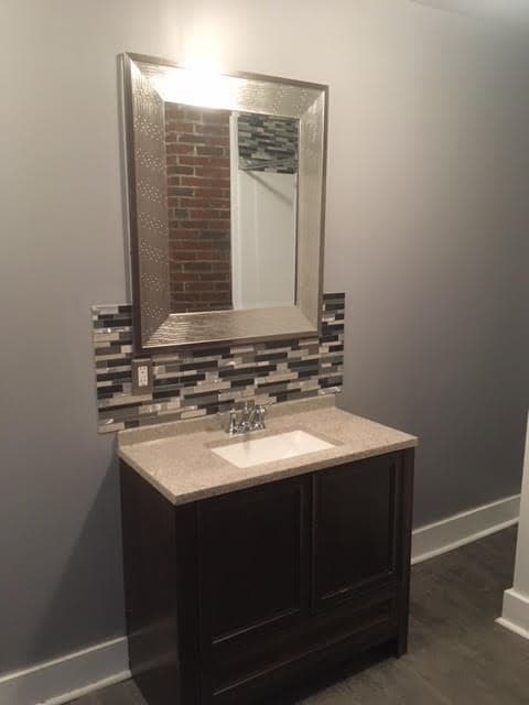 bathroom - 398 Douglas St