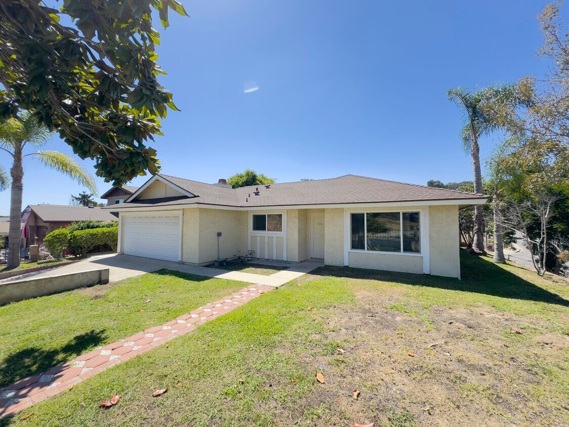 Foto principal - 4 Bedroom 2 bath House in Tri-City area of...