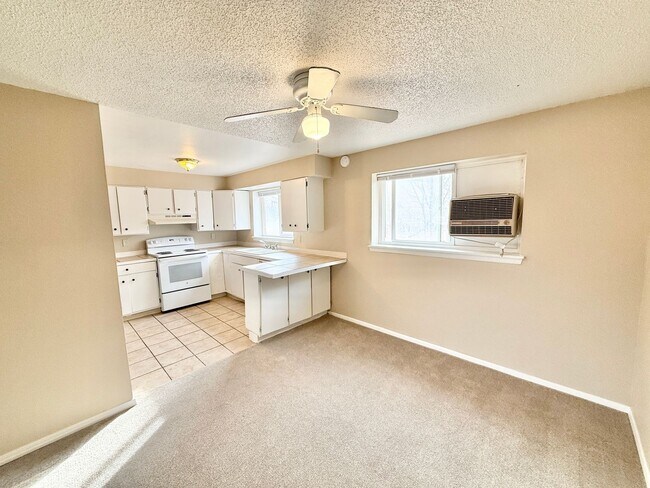 Foto del edificio - 2 Alan Shepard Rd