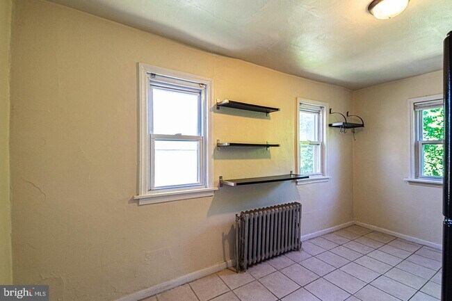 Building Photo - 3719 Calumet St