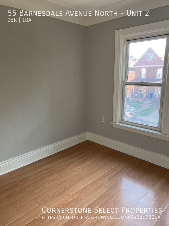 Photo du bâtiment - 55 Barnesdale Ave N