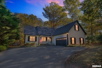 Building Photo - 198 Lakeview Dr