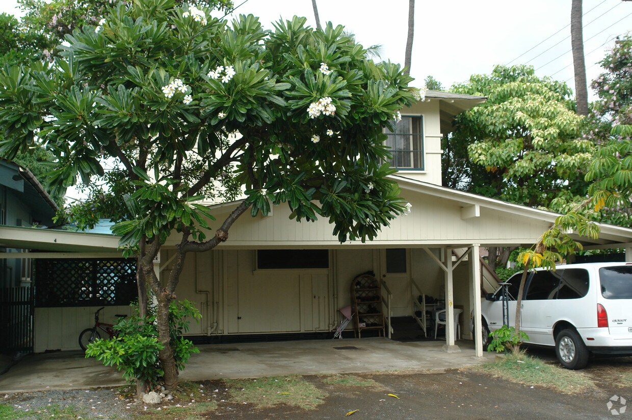 Building Photo - 726 Hauoli St