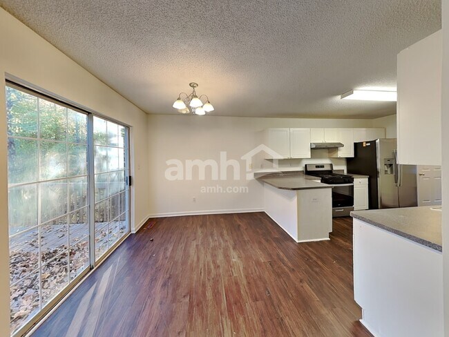 Foto del edificio - 5705 Wandering Vine Trl SE