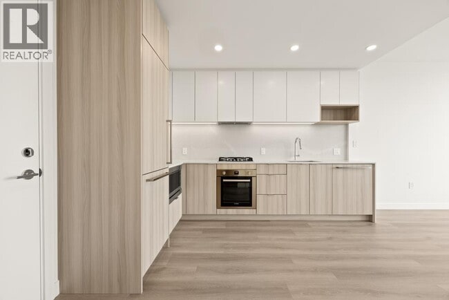 Building Photo - 6087 Wilson Ave