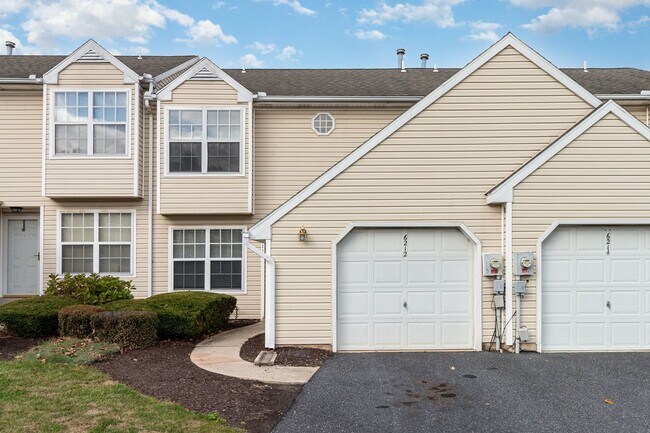 Building Photo - 6212 Spring Knoll Dr