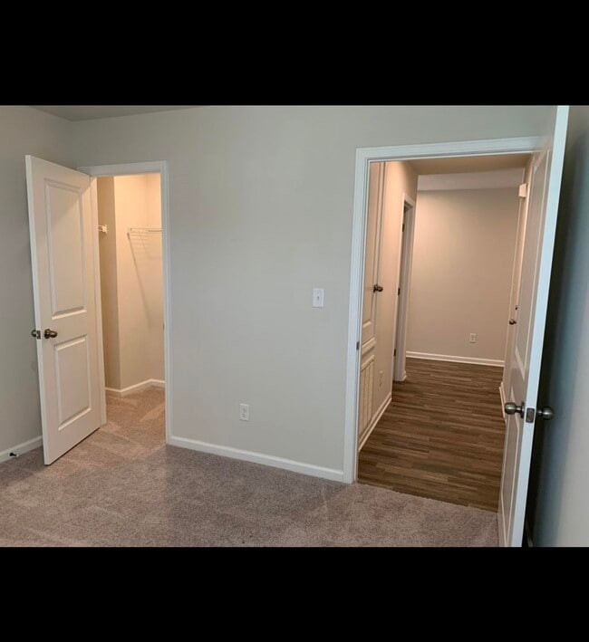 Foto del edificio - 103 Cora Rd