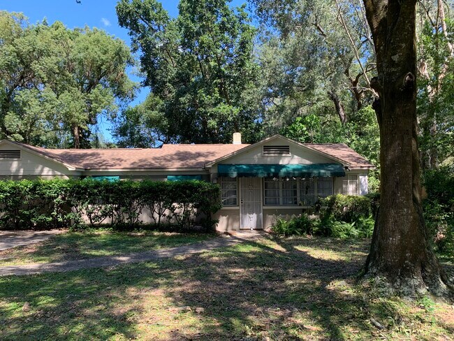 Foto del edificio - 1206 E Hanna Ave