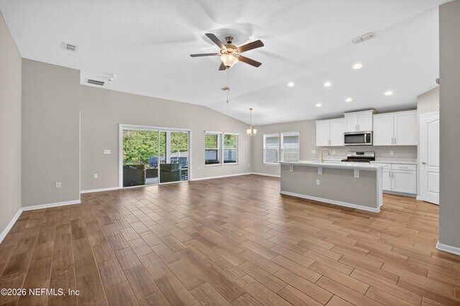 Foto del edificio - 83650 Nether St