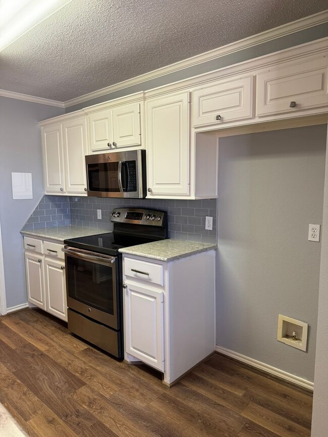 Building Photo - Shadow Hills Delight