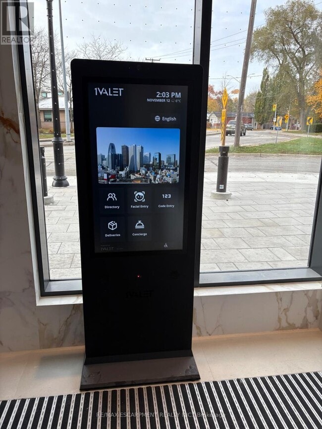 Building Photo - 2088 James St