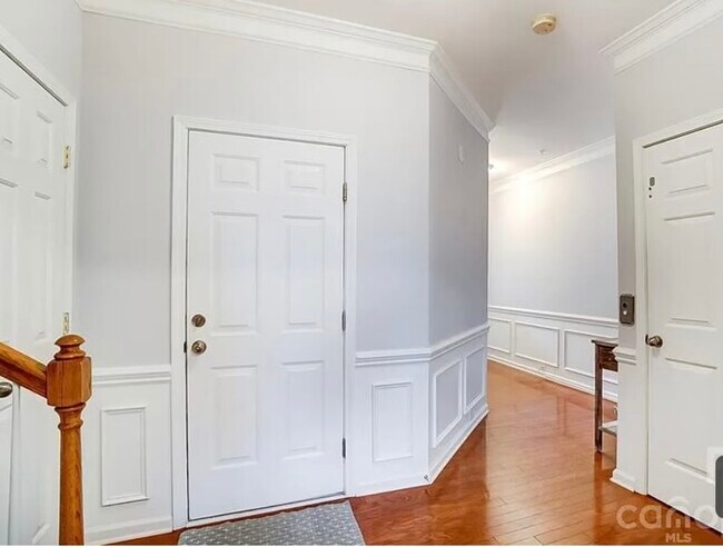 Entry way - 112 Inlet Point Dr